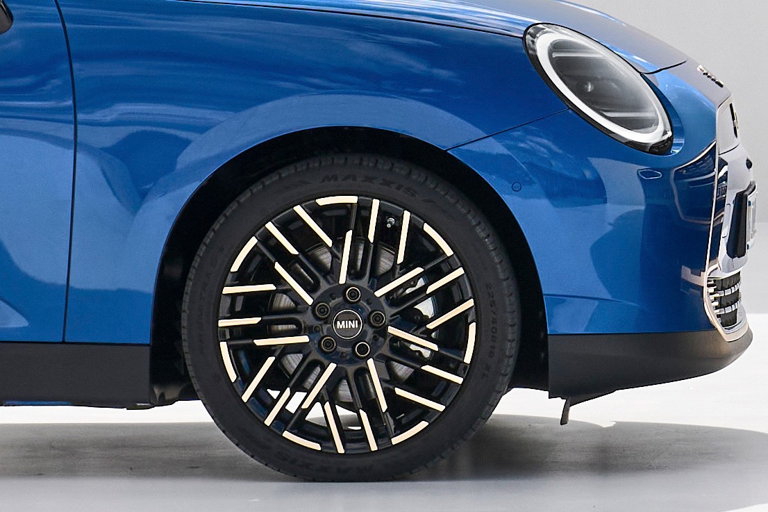 MINI Elektromobilnost - dizajn - točkovi -01